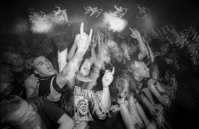 crowd_pungent_stench_amp_2544_wyliepic_2_2005_09.jpg
