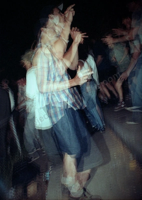 crowd_strobe_severed_heads_bdo_690_wyliepic_1_94_00.jpg