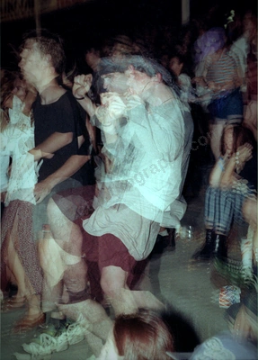 crowd_strobe_severed_heads_bdo_690_wyliepic_1_94_05.jpg