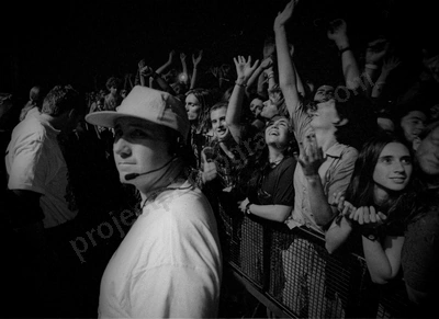 crowd_you_am_i_bunnyfest_1173_wyliepic_5_95_03.jpg