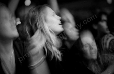 crowd_you_am_i_metro_freo_1959_wyliepic_31_7_98_01.jpg