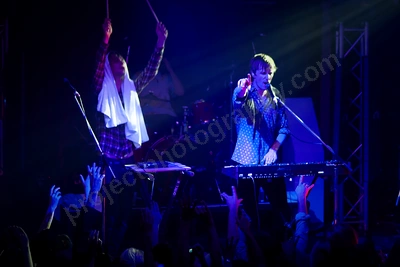 cut_copy_crowd_capital_wyliepic_6_08_03.png