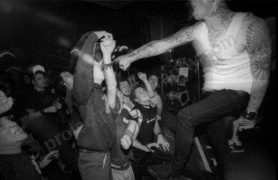 day_of_contempt_crowd_amp_2405_wyliepic_2_04_03.jpg