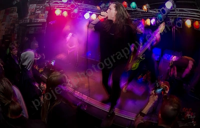 day_of_the_dead_crowd_devilles_pad_girls_wyliepic_7_08_32.png