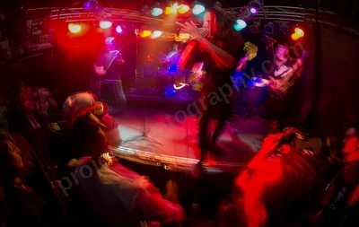 day_of_the_dead_crowd_devilles_pad_girls_wyliepic_7_08_36.png