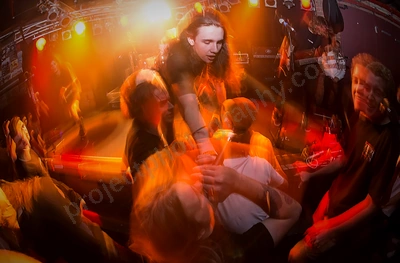 daybreak_crowd_amp_wyliepic_3_18_06.png