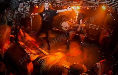 daybreak_crowd_amp_wyliepic_3_18_07.png