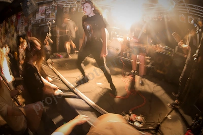 daybreak_crowd_amp_wyliepic_3_18_09.png