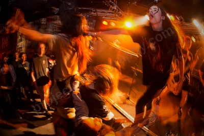 daybreak_crowd_amp_wyliepic_3_18_11.png