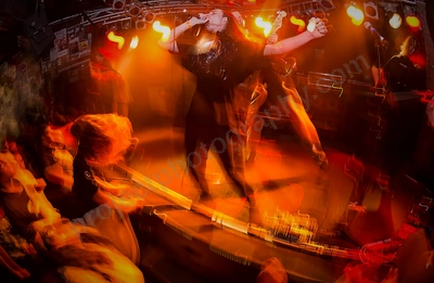 daybreak_crowd_amp_wyliepic_3_18_20.png