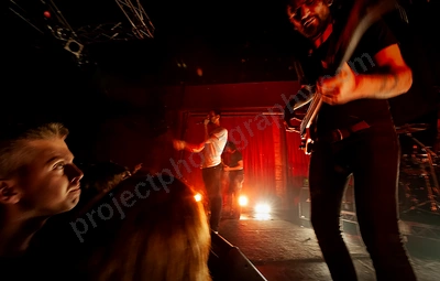 dead_letter_circus_crowd_capital_wyliepic_5_12_03.png