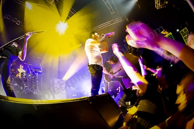 dead_letter_circus_crowd_metro_freo_wyliepic_5_12_11.png