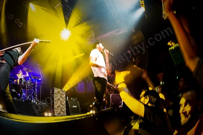 dead_letter_circus_crowd_metro_freo_wyliepic_5_12_12.png