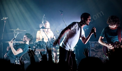 dead_letter_circus_crowd_metro_freo_wyliepic_5_12_19.png
