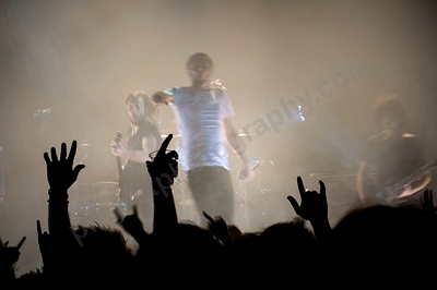 dead_letter_circus_crowd_metro_freo_wyliepic_5_12_21.png