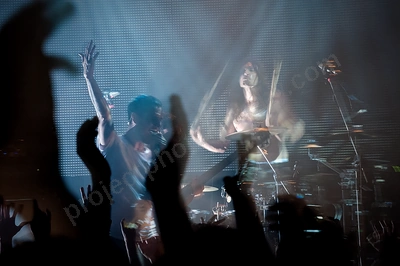 dead_letter_circus_crowd_metro_freo_wyliepic_5_12_29.png