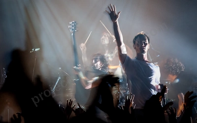 dead_letter_circus_crowd_metro_freo_wyliepic_5_12_31.png