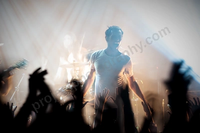 dead_letter_circus_crowd_metro_freo_wyliepic_5_12_32.png