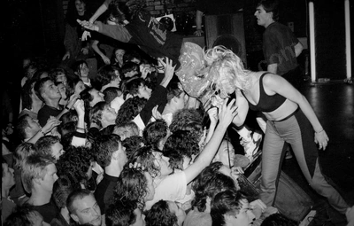 def_fx_crowd_berlin_224_wyliepic_92_00.jpg