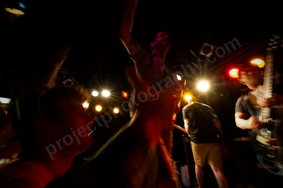 defeater_crowd_amp_wyliepic_3_11_02.png