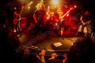 dethlahem_rheno_crowd_amp_wyliepic_23_3_19_02.png