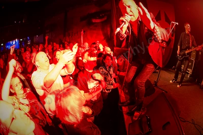 died_pretty_crowd_capitol_wyliepic_6_17_13.png