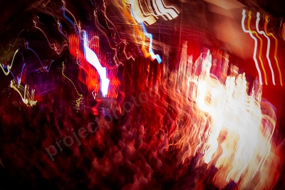 dinosaur_jnr_crowd_capitol_wyliepic_7_07_02.png