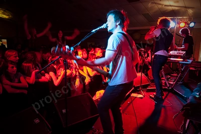 dirty_secrets_crowd_craigie_wyliepic_9_07_07.png