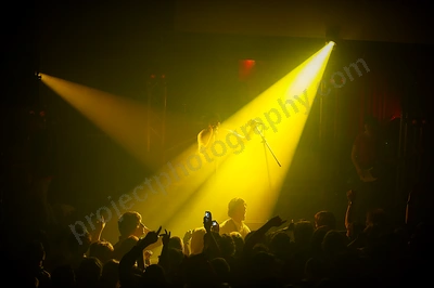 does_it_offend_you_yeah_crowd_capital_wyliepic_9_09_02.png