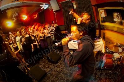 downsyde_crowd_hydey_wyliepic_10_07_07.png