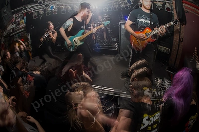 dyscord_crowd_amp_wyliepic_3_18_09.png