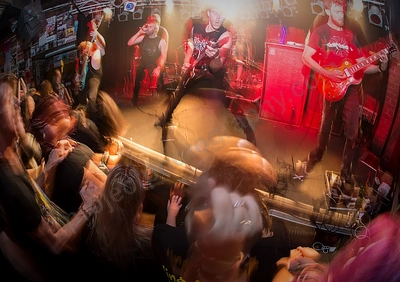 dyscord_crowd_amp_wyliepic_3_18_27.png