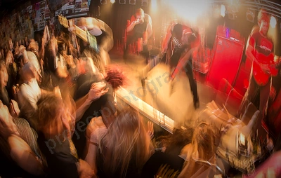 dyscord_crowd_amp_wyliepic_3_18_28.png