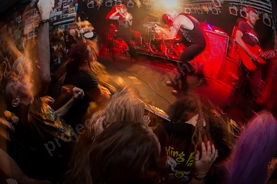 dyscord_crowd_amp_wyliepic_3_18_30.png