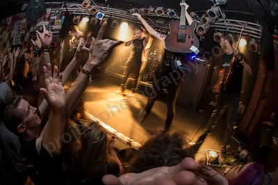 dyscord_crowd_amp_wyliepic_3_18_33.png
