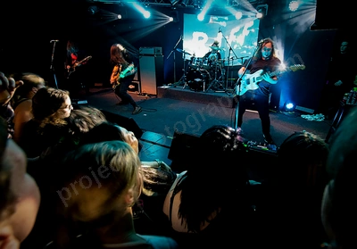 dz_deathrays_crowd_wyliepic_rosemount_8_23_045.png