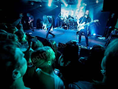 dz_deathrays_crowd_wyliepic_rosemount_8_23_078.png