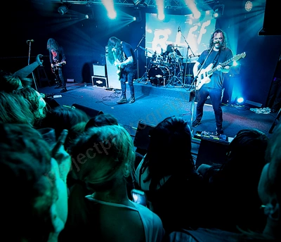 dz_deathrays_crowd_wyliepic_rosemount_8_23_079.png