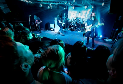 dz_deathrays_crowd_wyliepic_rosemount_8_23_084.png
