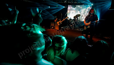 dz_deathrays_crowd_wyliepic_rosemount_8_23_094.png