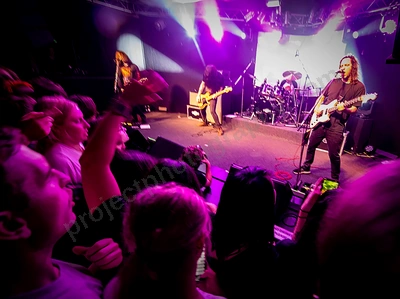 dz_deathrays_crowd_wyliepic_rosemount_8_23_102.png
