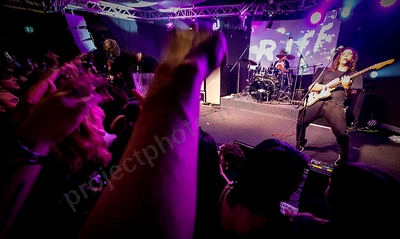 dz_deathrays_crowd_wyliepic_rosemount_8_23_107.png