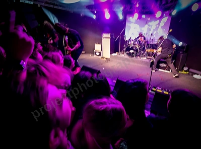 dz_deathrays_crowd_wyliepic_rosemount_8_23_114.png