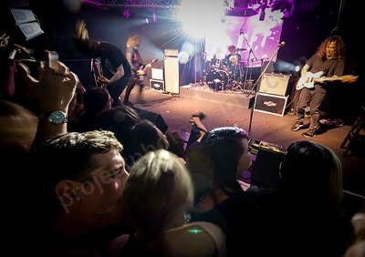 dz_deathrays_crowd_wyliepic_rosemount_8_23_118.png