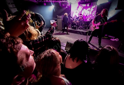 dz_deathrays_crowd_wyliepic_rosemount_8_23_126.png