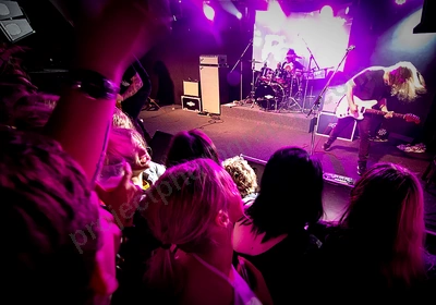 dz_deathrays_crowd_wyliepic_rosemount_8_23_145.png