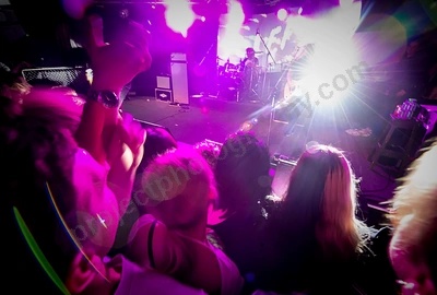 dz_deathrays_crowd_wyliepic_rosemount_8_23_148.png