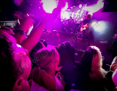 dz_deathrays_crowd_wyliepic_rosemount_8_23_150.png