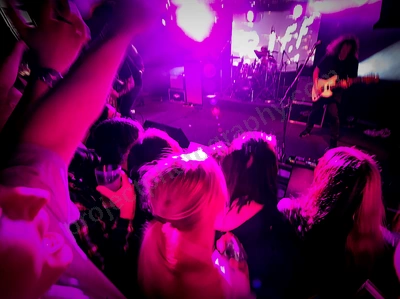 dz_deathrays_crowd_wyliepic_rosemount_8_23_153.png