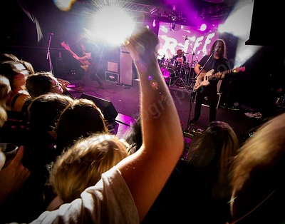 dz_deathrays_crowd_wyliepic_rosemount_8_23_182.png